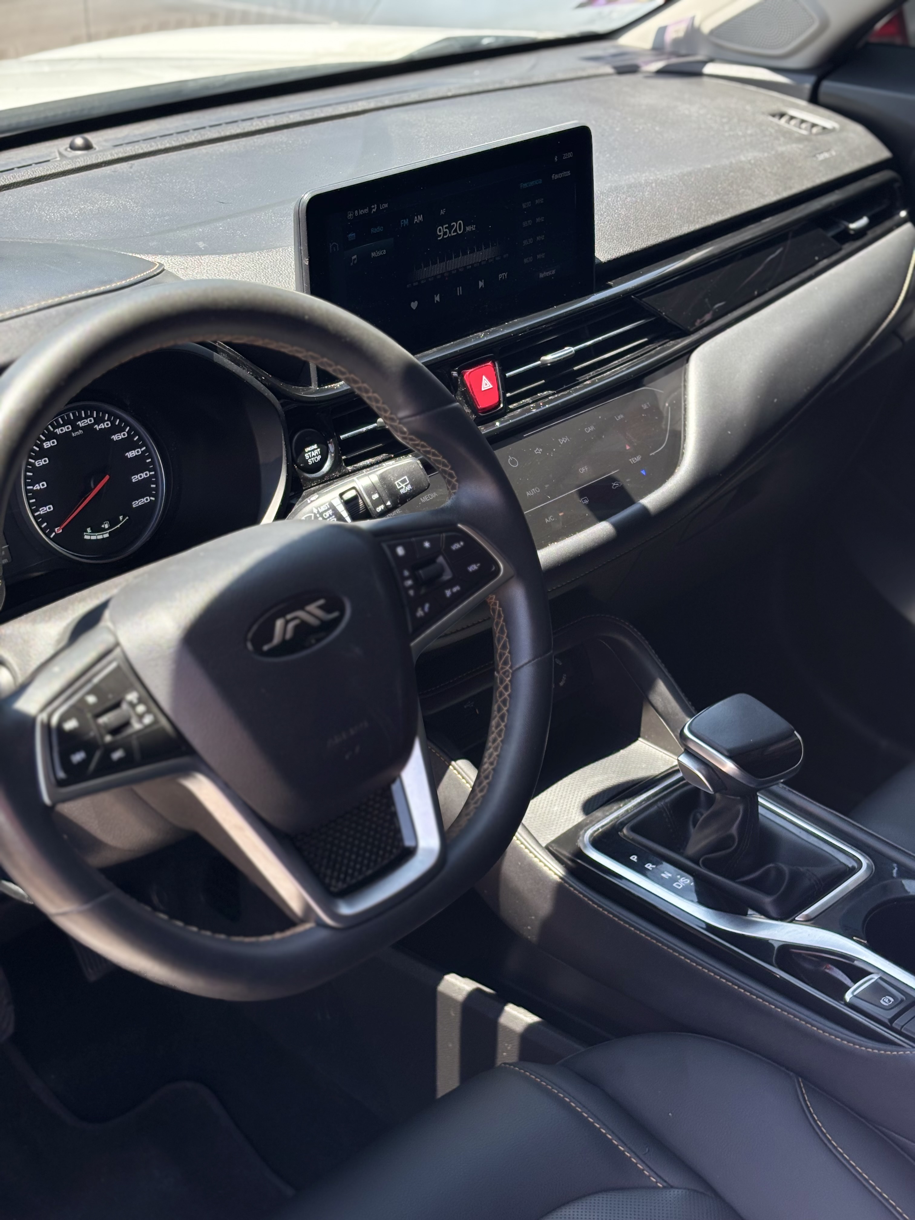 JAC Sei4 Pro Active Turbo TA 2025, fotografía 3