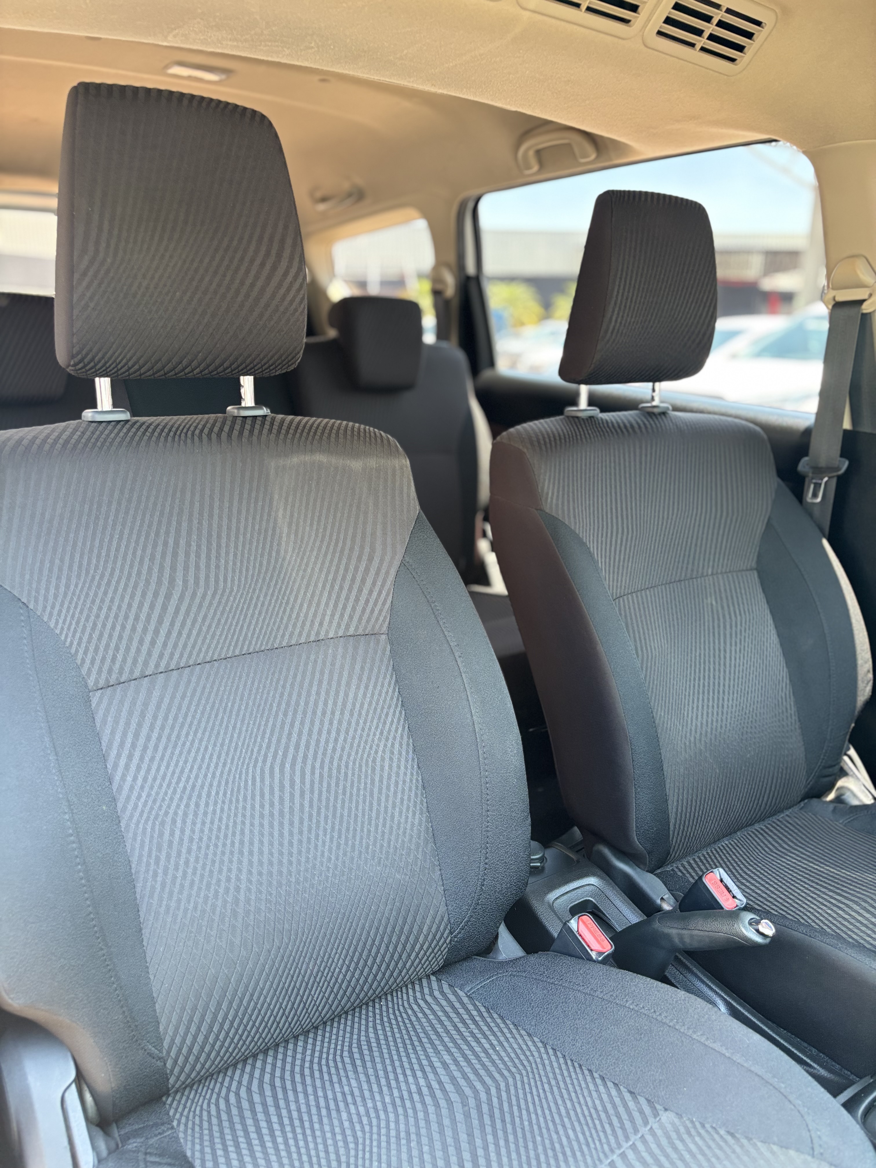 Suzuki Ertiga GLX 3 Filas 2022, fotografía 5