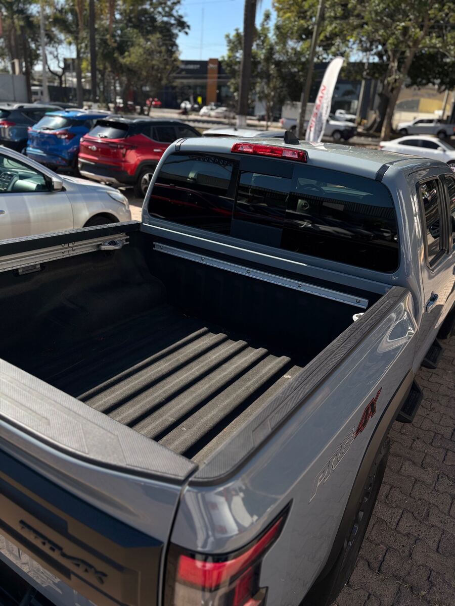 Nissan Frontier Pro-4X V6 TA 2025, fotografía 10