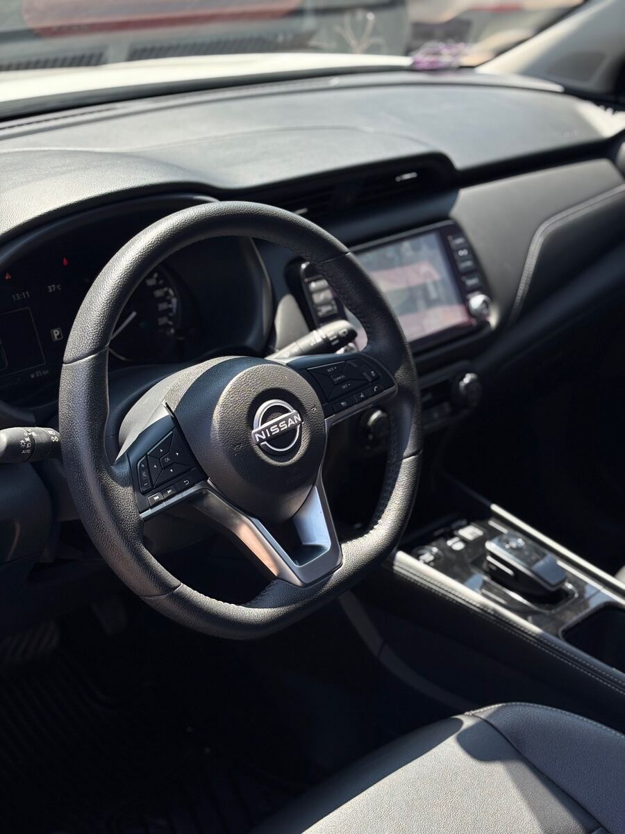 Nissan Kicks Play Platinum e-POWER 2025, fotografía 3