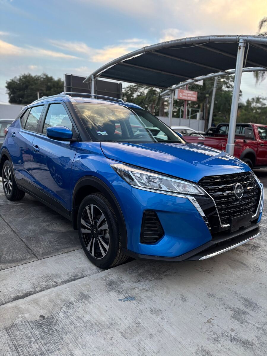 Nissan Kicks Play Advance TA 2025, fotografía 1